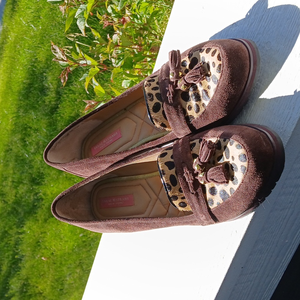 ISAAC MIZRAHI Brown Suede Lepard Print Heels